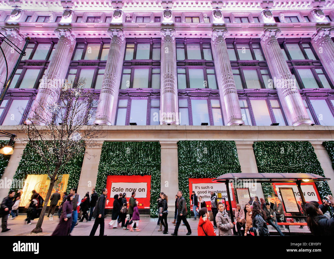 Bargain-hunting Crowds queue for Boxing Day Sale at Selfridges Store, London; England; UK; Europe Stock Photo