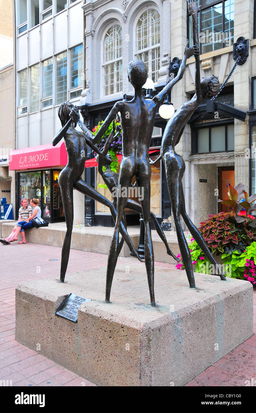 sprede udluftning Nedsænkning Sculpture "Joy" by Bruce Garner 1970 Ottawa Stock Photo - Alamy