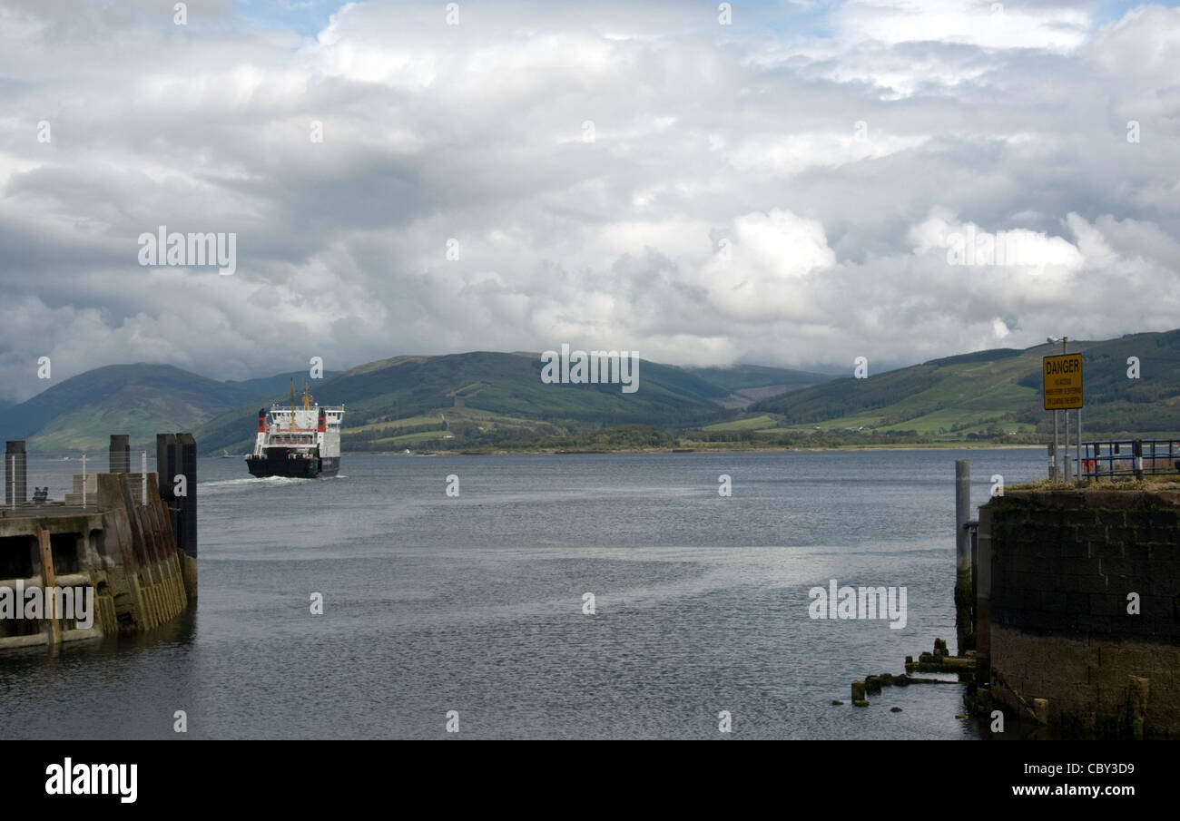 SCOTLAND; ARGYLL AND BUTE; ISLE OF BUTE; ENTRANCE TO ROTHESAY HARBOUR WITH FERRY AND FIRTH OF CLYDE Stock Photo