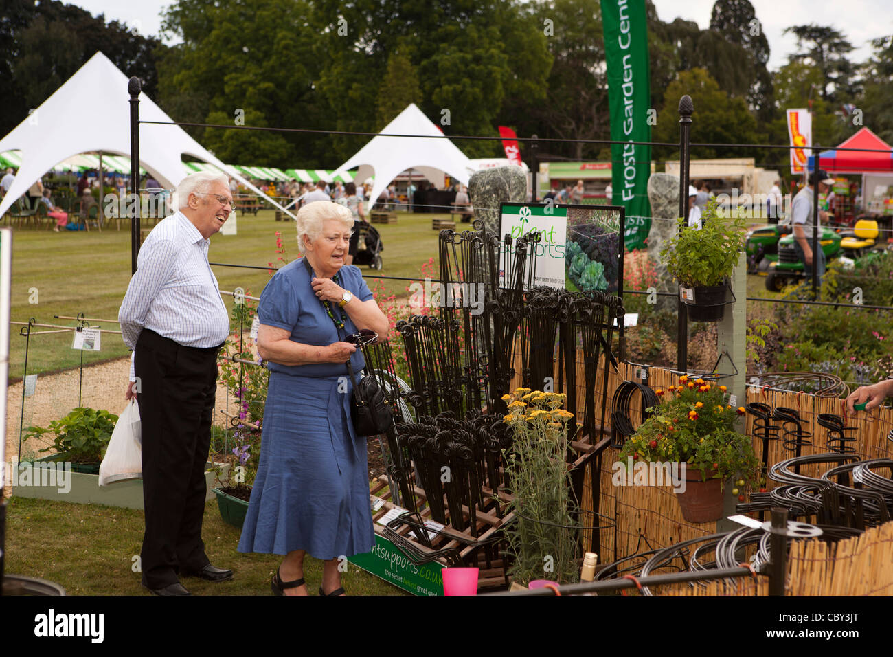 Old man at garden centre hi-res stock photography and images - Alamy