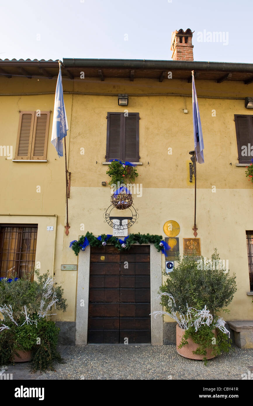Antica Osteria del Ponte, Cassinetta di Lugagnano, Naviglio Grande, Lombardy, Italy Stock Photo