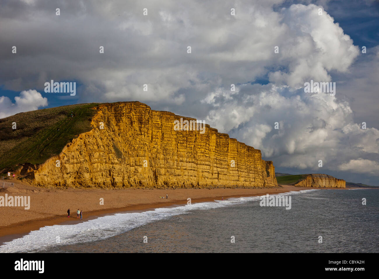 east-cliff-an-impressive-sandstone-cliff-of-the-jurassic-coast-at