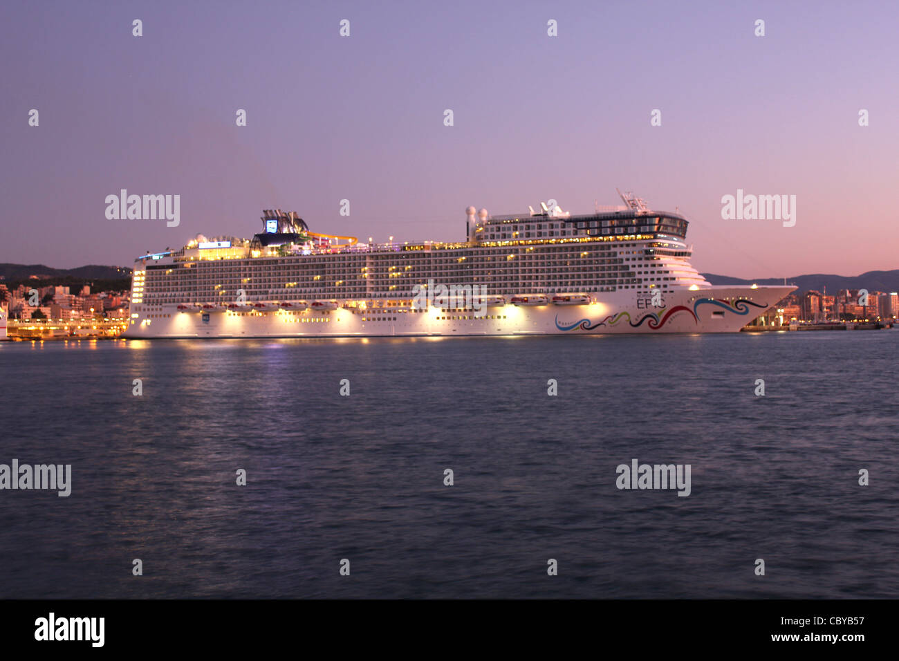 Pre dawn arrival - Norwegian Cruise Line (NCL) Cruise Liner 