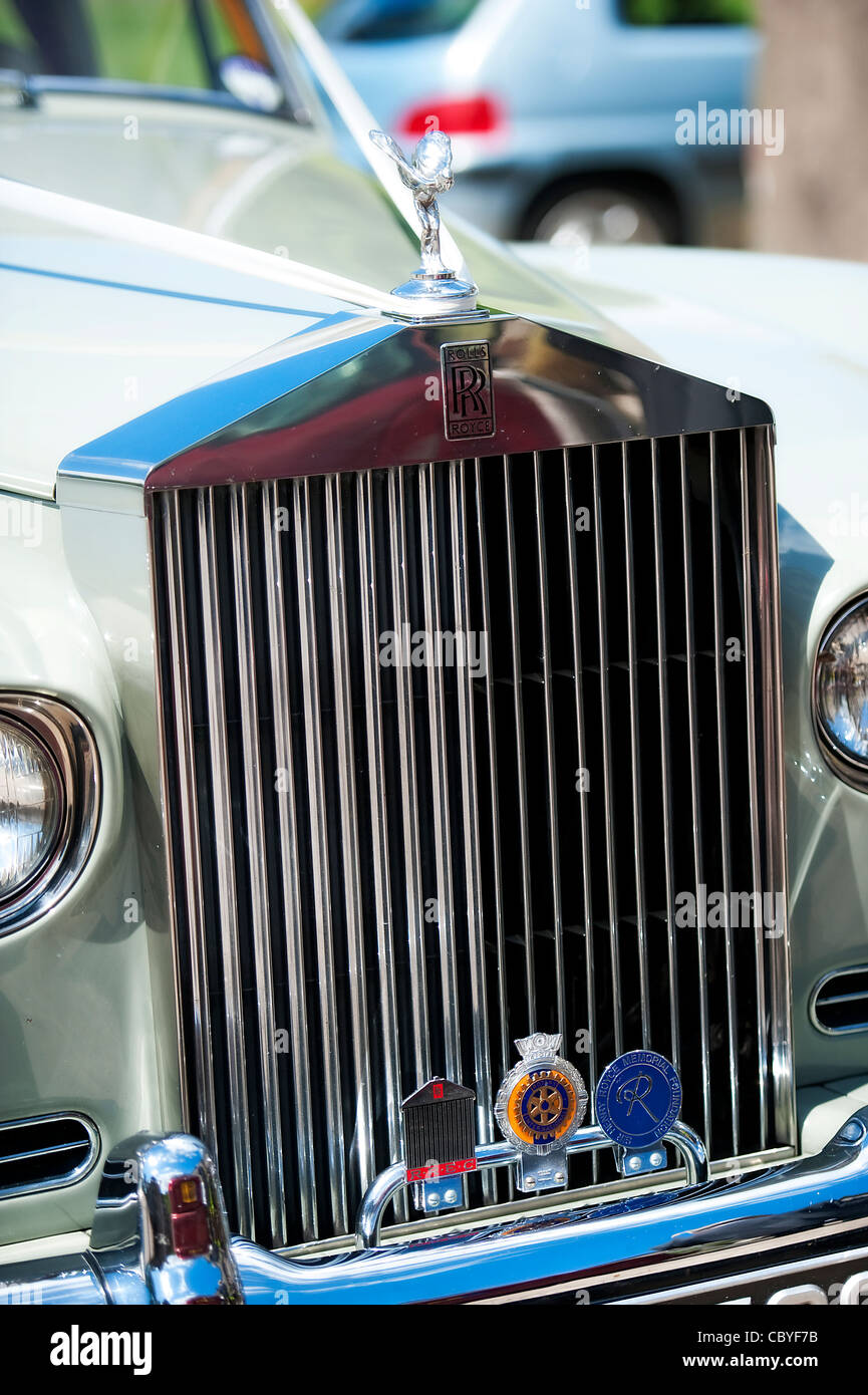 rolls royce grill Stock Photo - Alamy