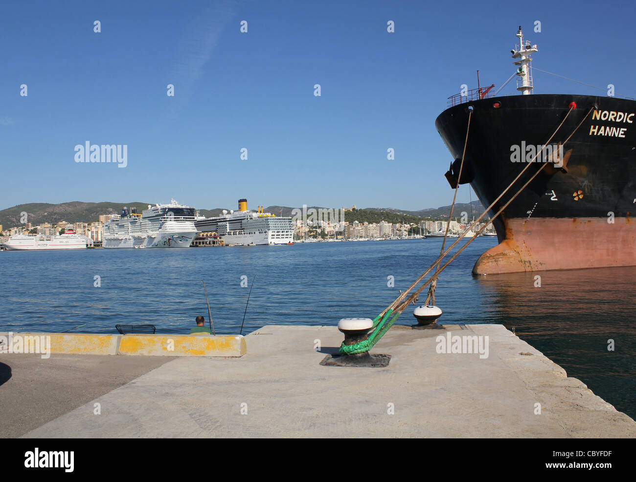 Petrolium Product carrier 'Nordic Hanne' across to Cruise Ships 'Norwegian Epic' and Costa Deliziosa'  Port of Palma de Mallorca Stock Photo