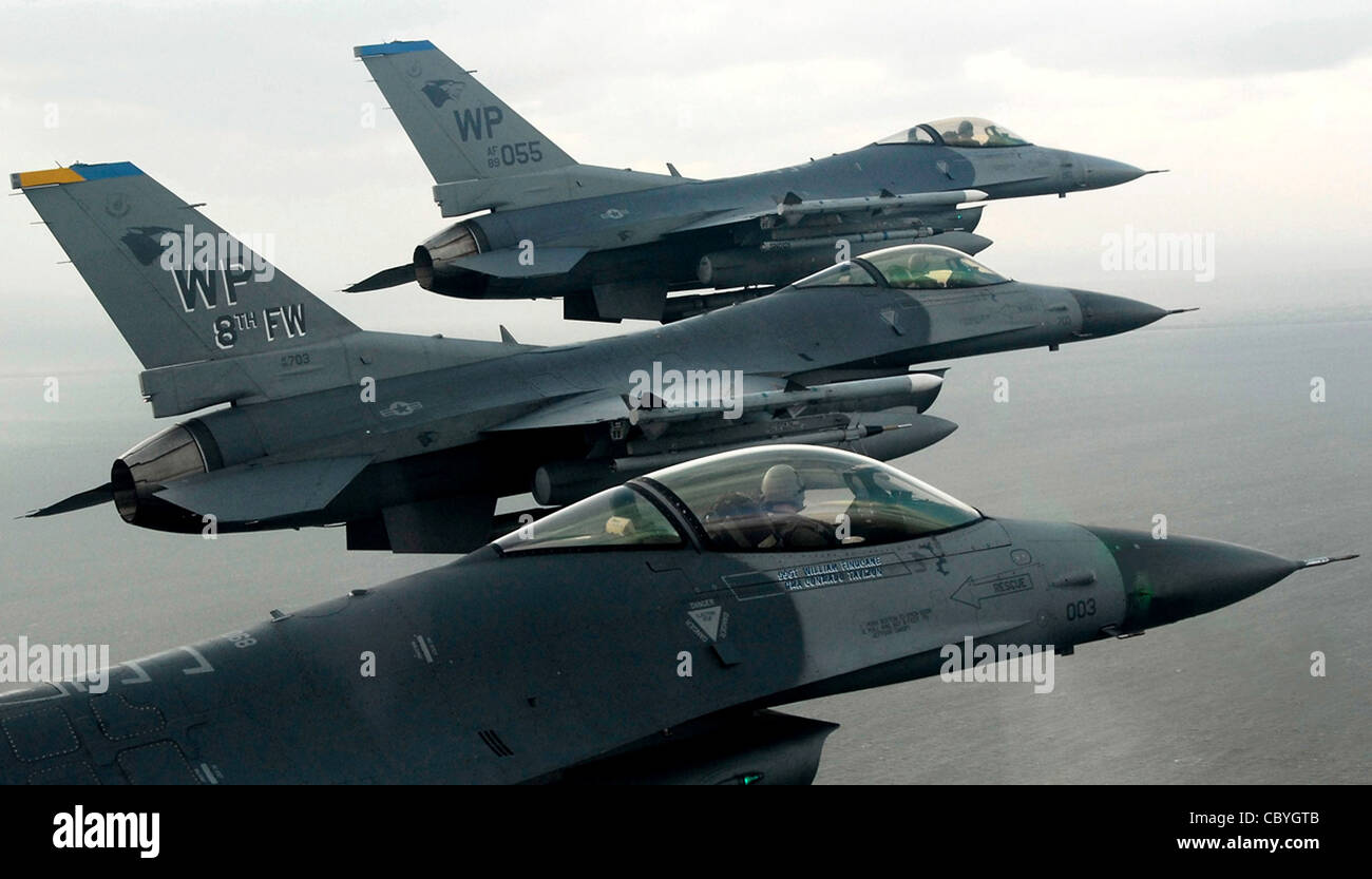 F 16 Fighting Falcons Fly On A Training Mission Jan 30 Over The South