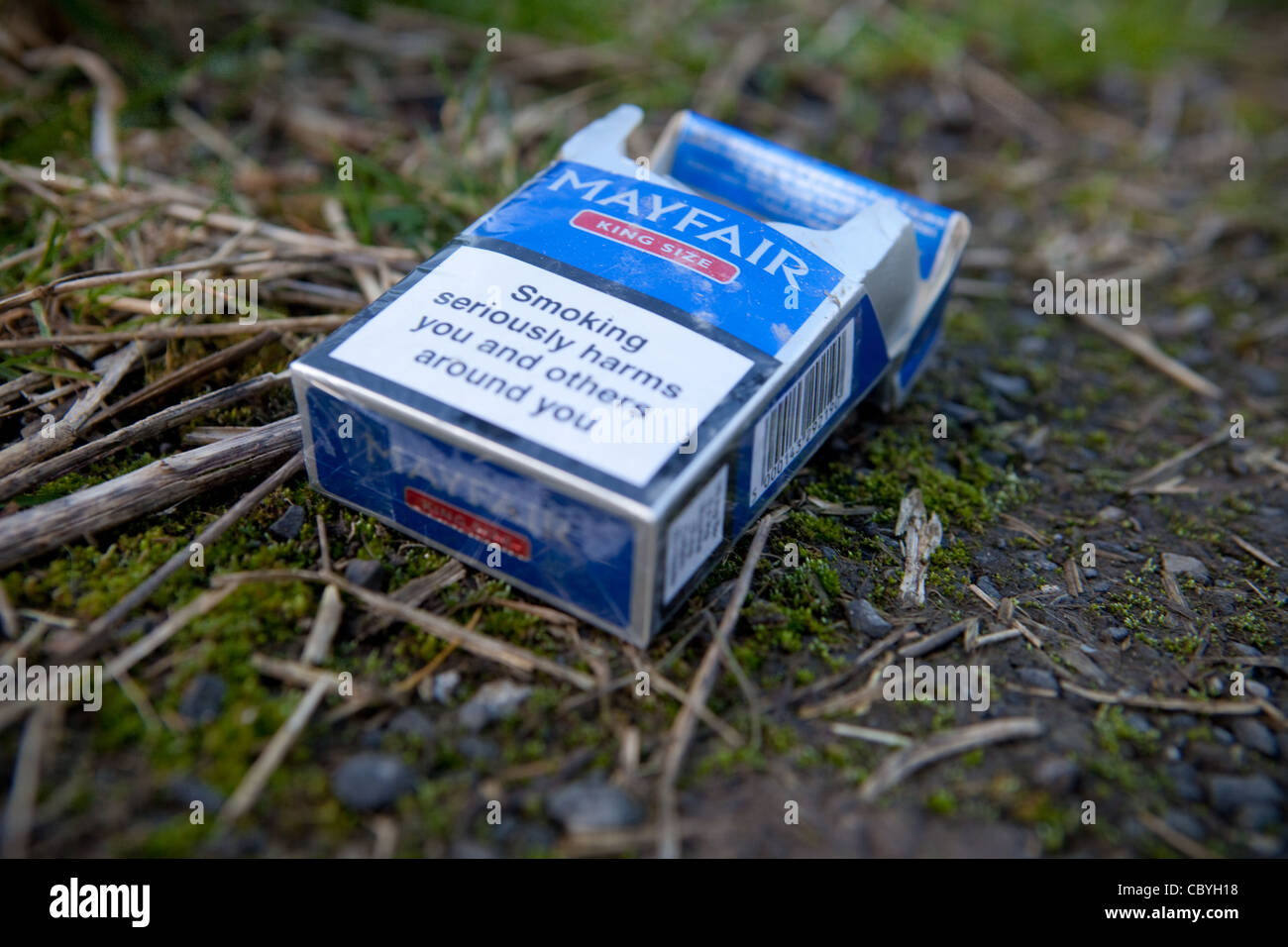mayfair sea green cigarettes Packet of mayfair cigarettes hi-res stock photography and images