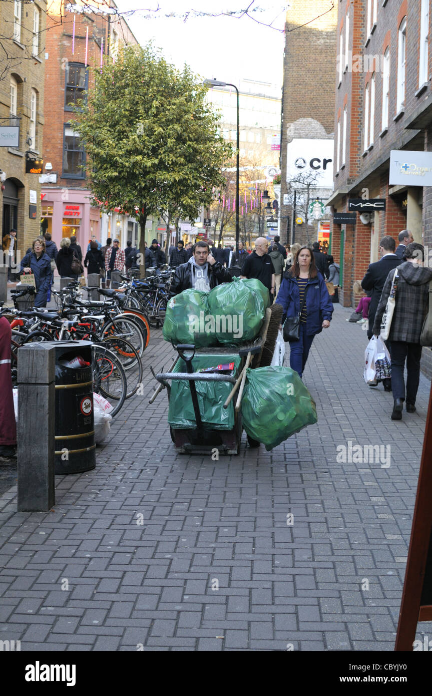 Rubbish collection uk hires stock photography and images Alamy
