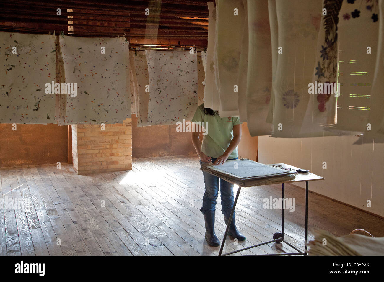 DRYING THE SHEETS OF PAPER, RICHARD DE BAS PAPER MILL, HISTORICAL PAPER  MUSEUM, AMBERT, PUY-DE-DOME, FRANCE Stock Photo - Alamy