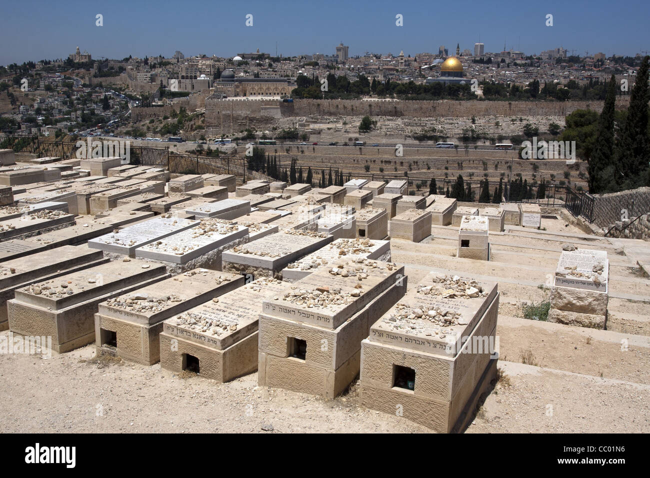 TOMBS IN THE JEWISH CEMETERY ON THE MOUNT OF OLIVES, JERUSALEM, ISRAEL Stock Photo Alamy
