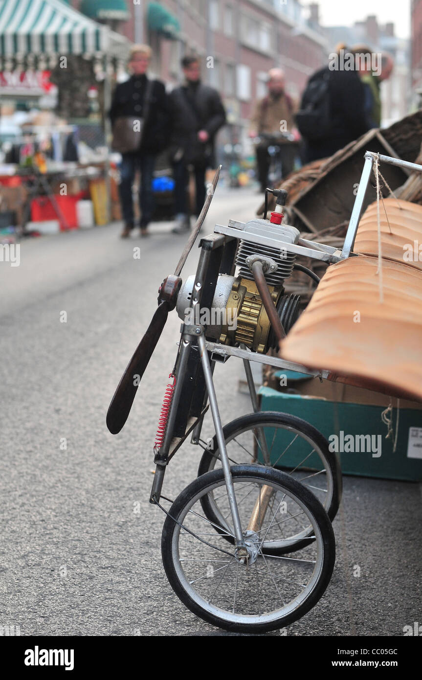 TRADITIONAL FLEA MARKET, AMIENS, SOMME (80), FRANCE Stock Photo Alamy