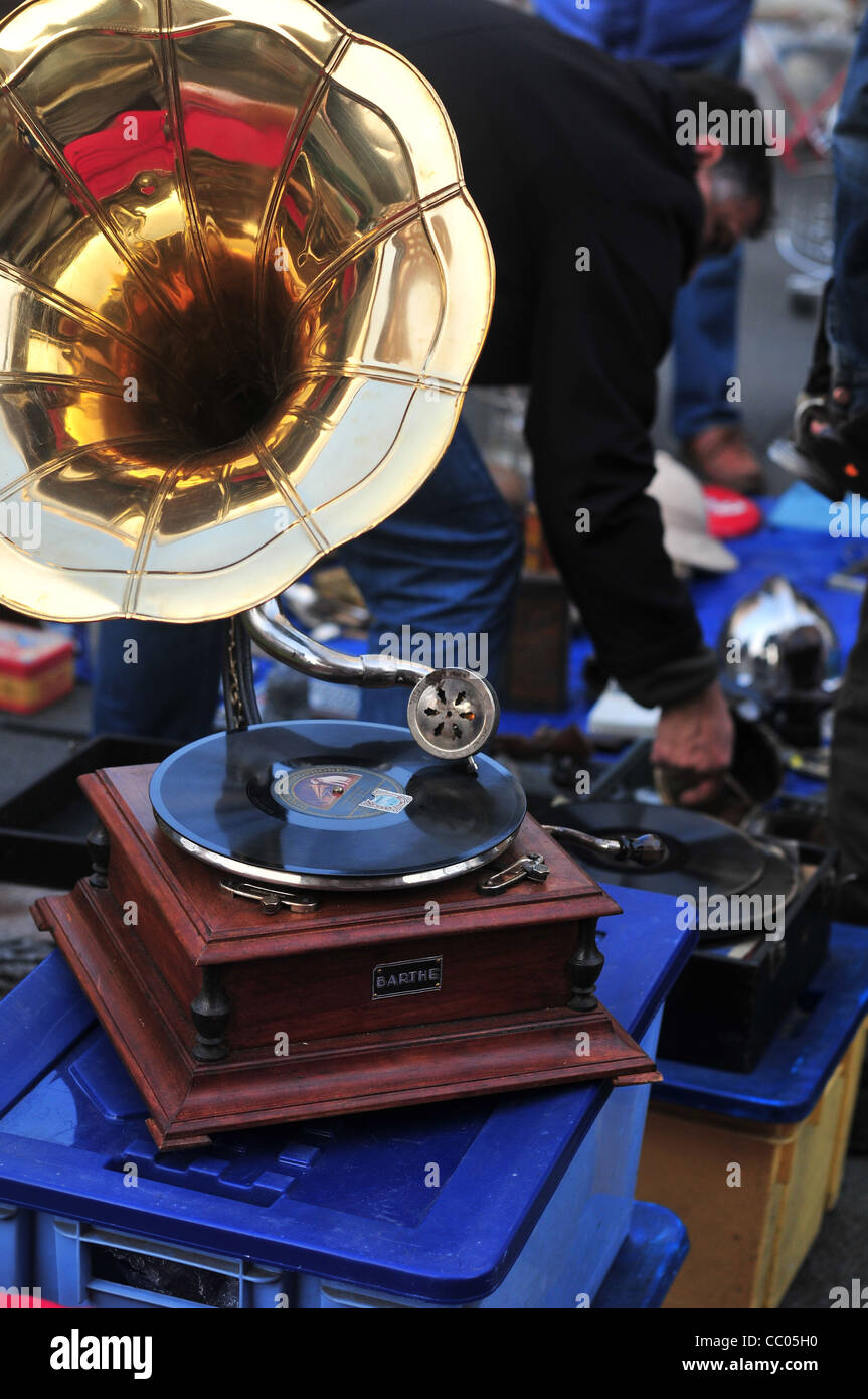 BARTHE GRAMOPHONE, TRADITIONAL FLEA MARKET, AMIENS, SOMME (80), FRANCE