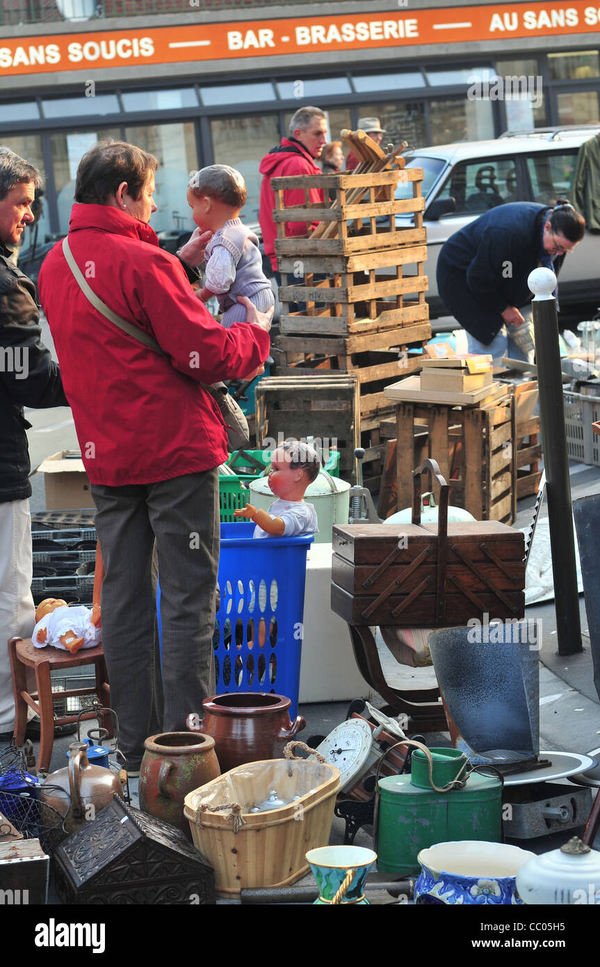 TRADITIONAL FLEA MARKET, AMIENS, SOMME (80), FRANCE Stock Photo Alamy