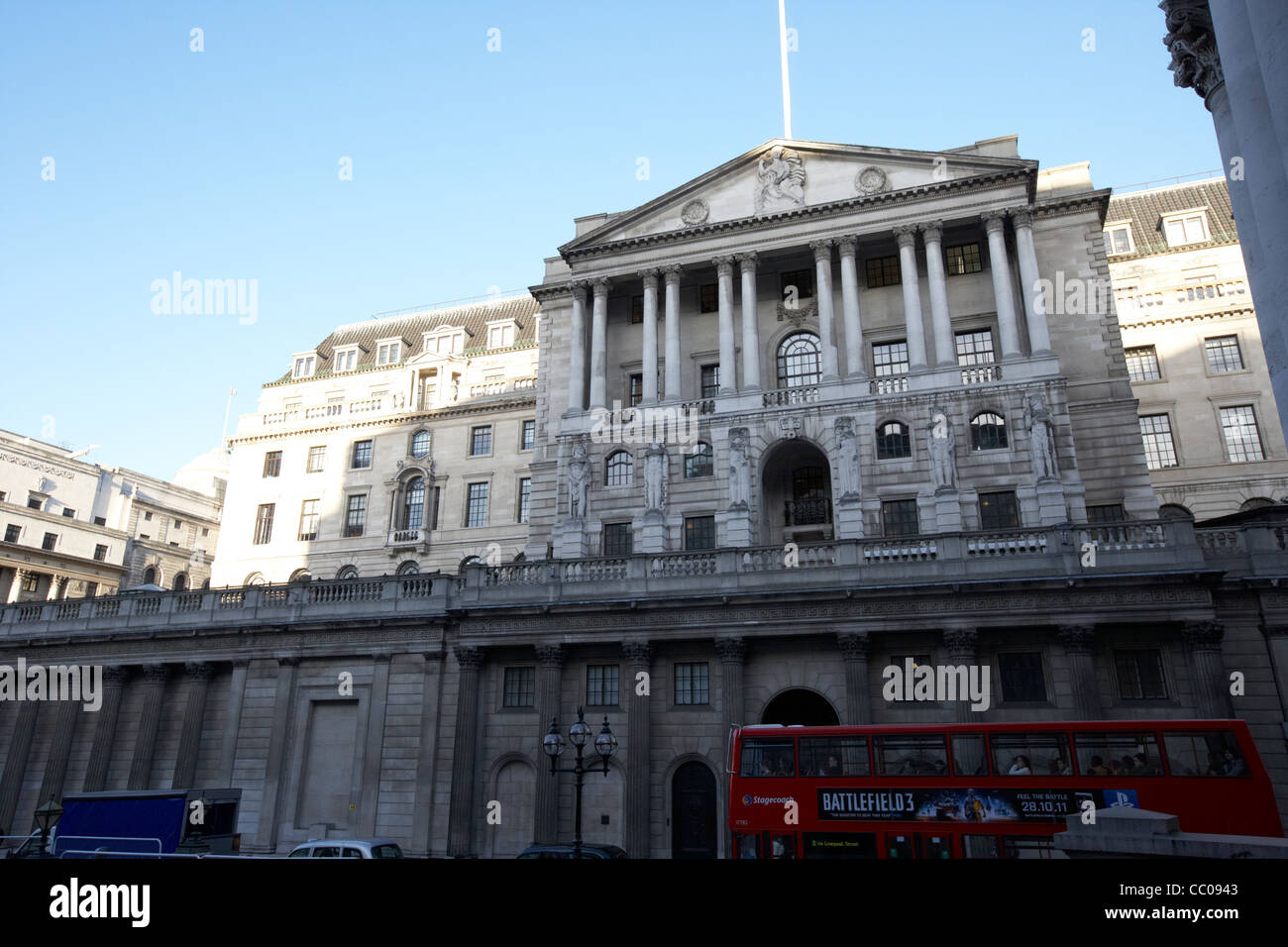 Bank of England Headquarters building in threadneedle street London ...