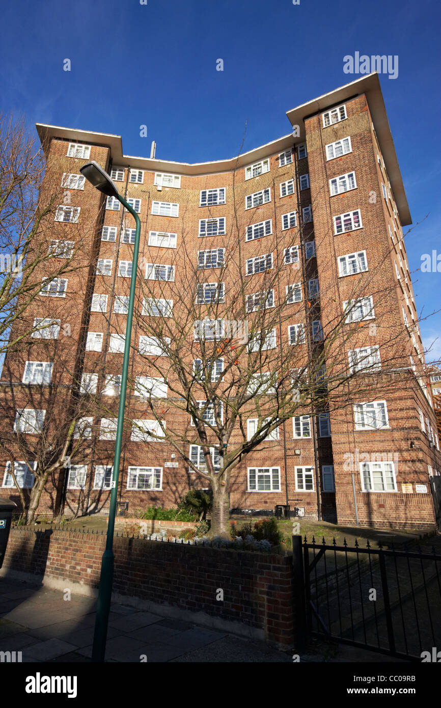 1930s built block of flats apartments in nw2 cricklewood north london London England UK United kingdom Stock Photo