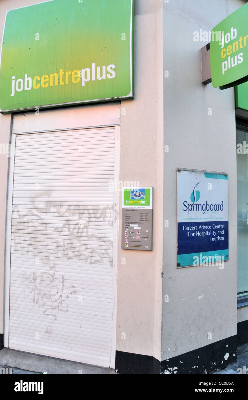 Job Centre Plus closed unemployment unemployed job seekers redundant redundancies recession economy crisis Stock Photo