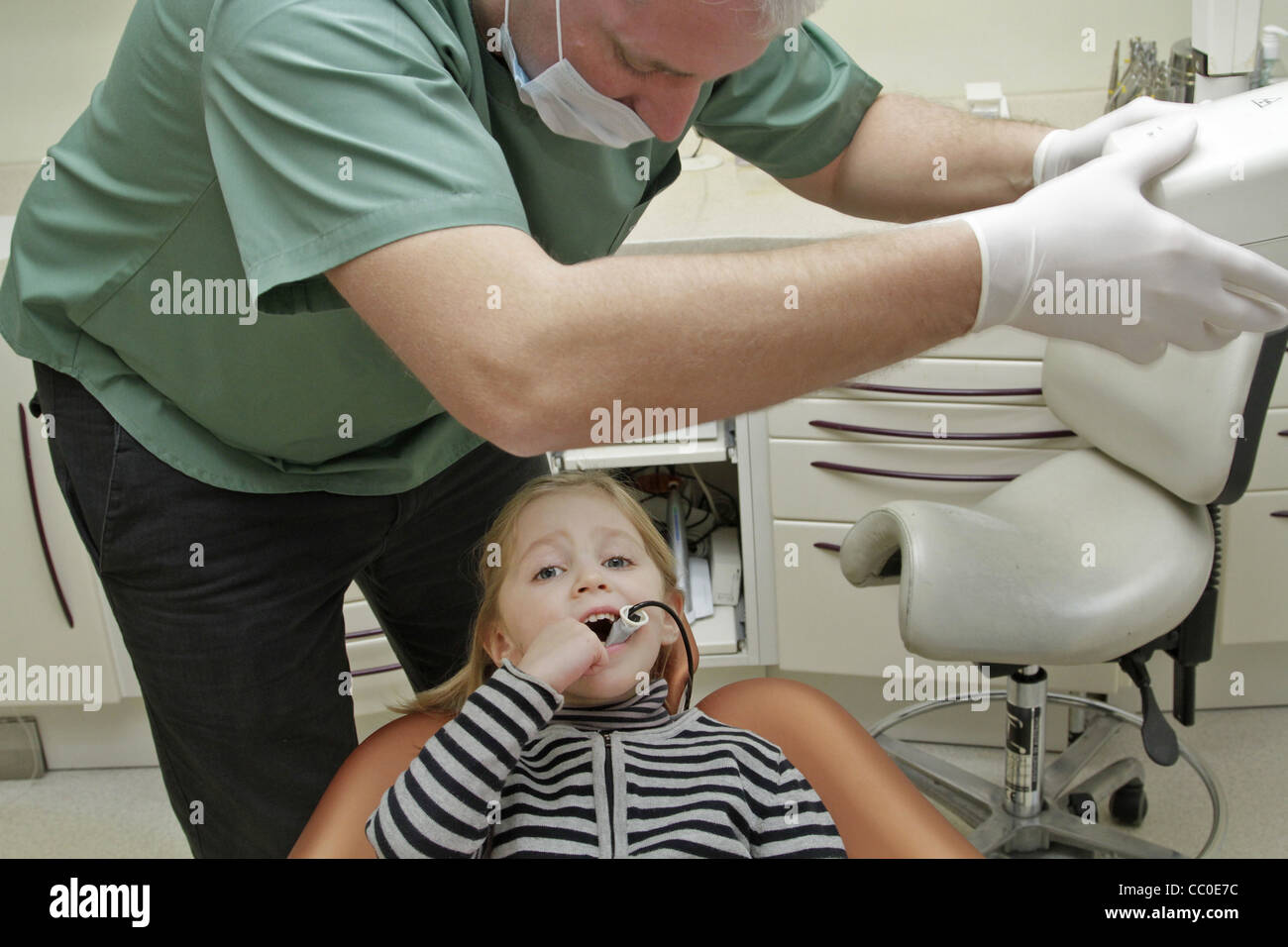 DENTAL XRAY, CHILD AT THE DENTIST'S, FRANCE Stock Photo Alamy