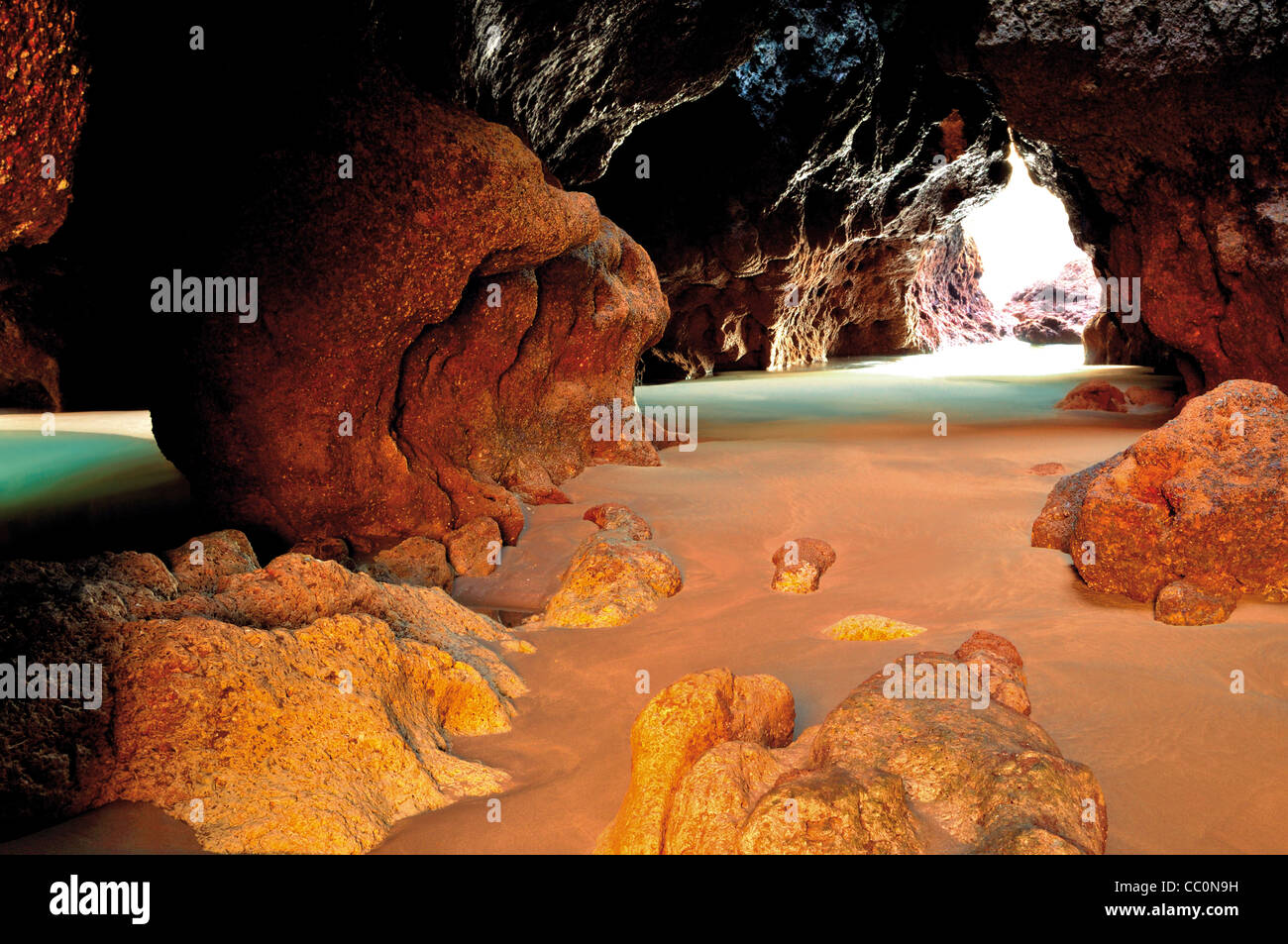 Portugal, Algarve Mystic caves at beach Prainha Stock Photo Alamy