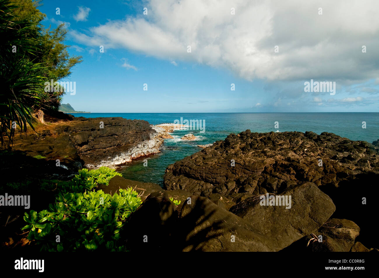 Queen's Bath, near Hanalei Bay. Kauai, Hawaii Stock Photo - Alamy