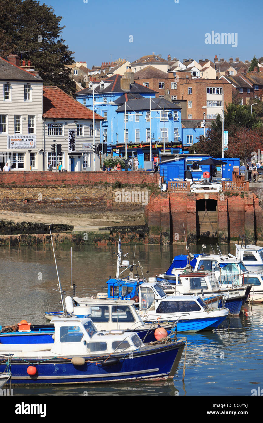 Folkestone kent harbour hi-res stock photography and images - Alamy