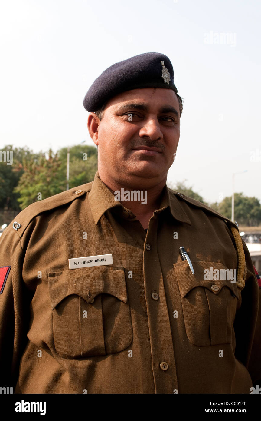 India policeman hi-res stock photography and images - Alamy