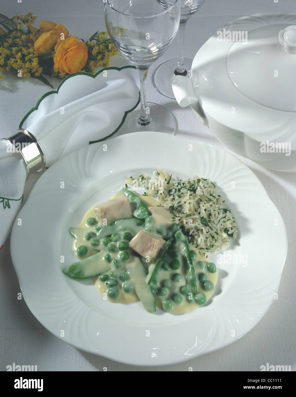 Veal fricassee with sugar pod and peas Stock Photo Alamy