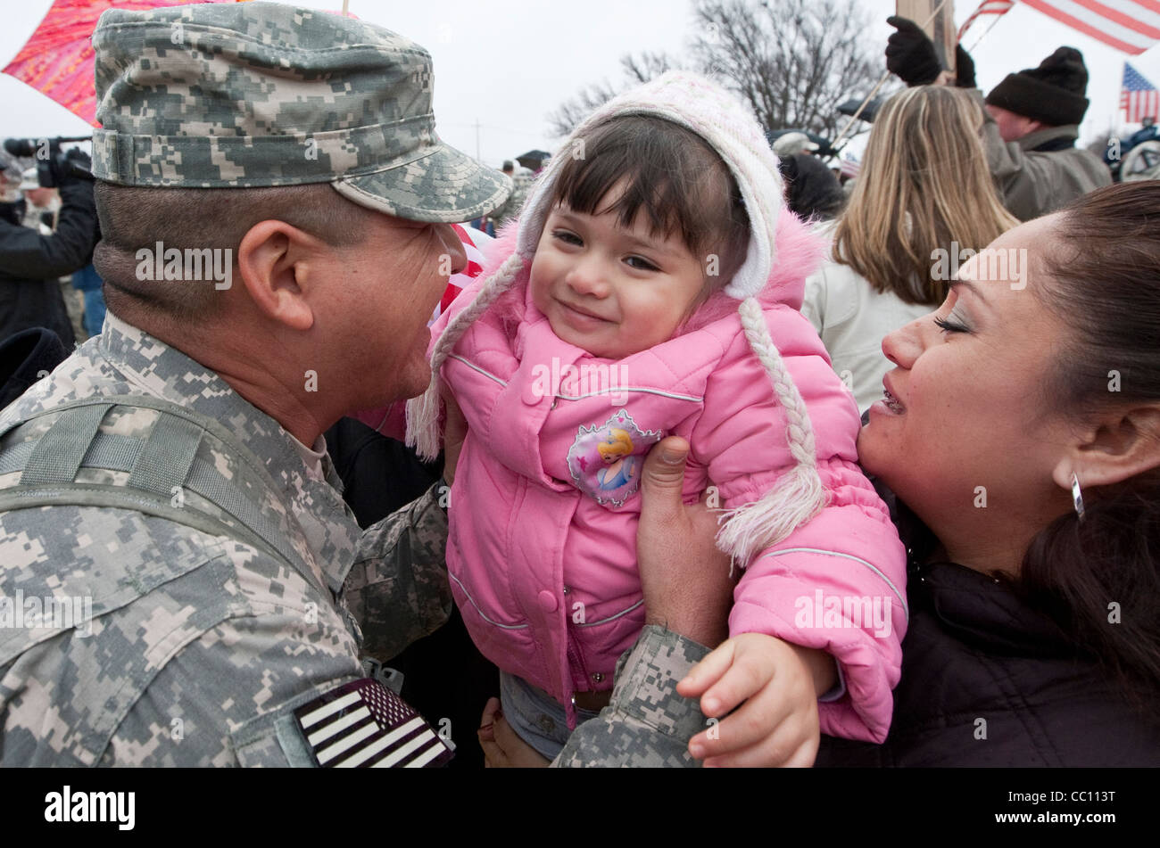 Welcome Home Ceremony For Iraq War Veterans Returning From Duty To Fort ...