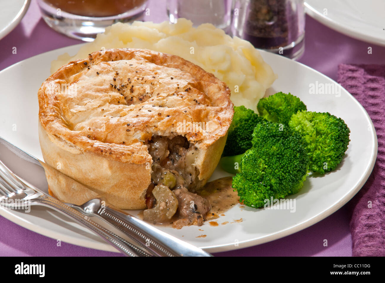 Pie and mash hires stock photography and images Alamy