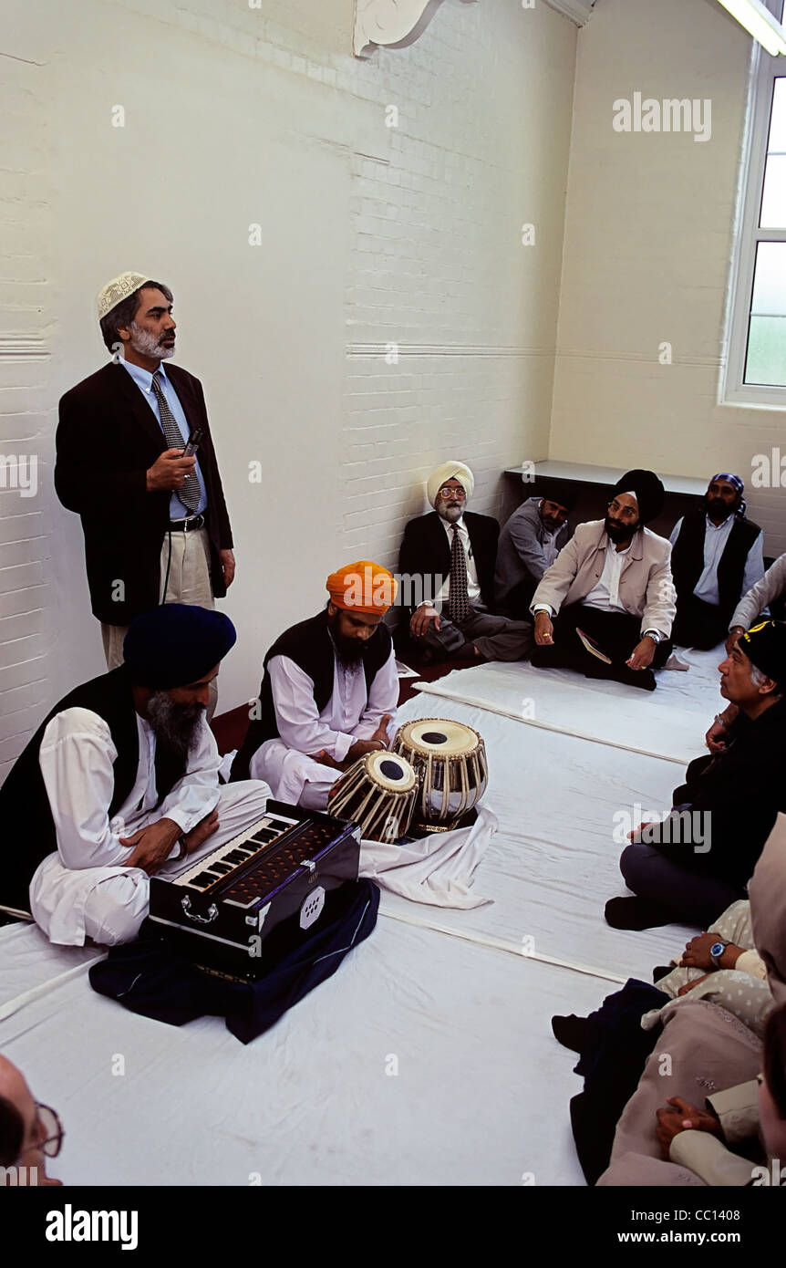 Muslim Adressing An Interfaith Dialogue Groupe Meeting in Sikh Gurdwara Temple in London, UK Stock Photo