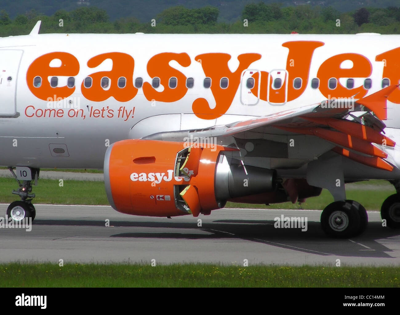 Easyjet Airbus A319-100 (G-EZIO) taxis after landing at Bristol International Airport, England, Stock Photo