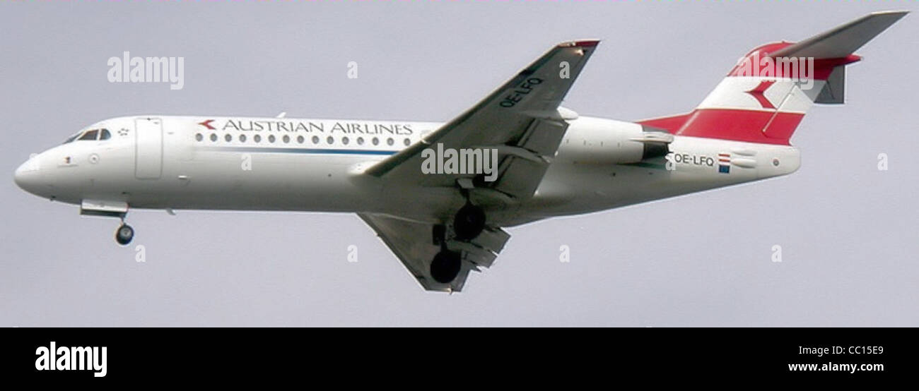 Fokker 70 hi-res stock photography and images - Alamy