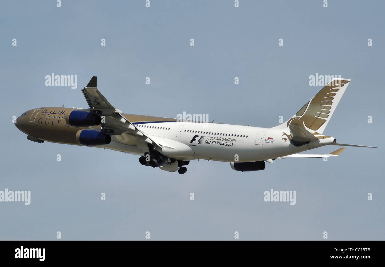 Gulf air airbus a340 hi-res stock photography and images - Alamy