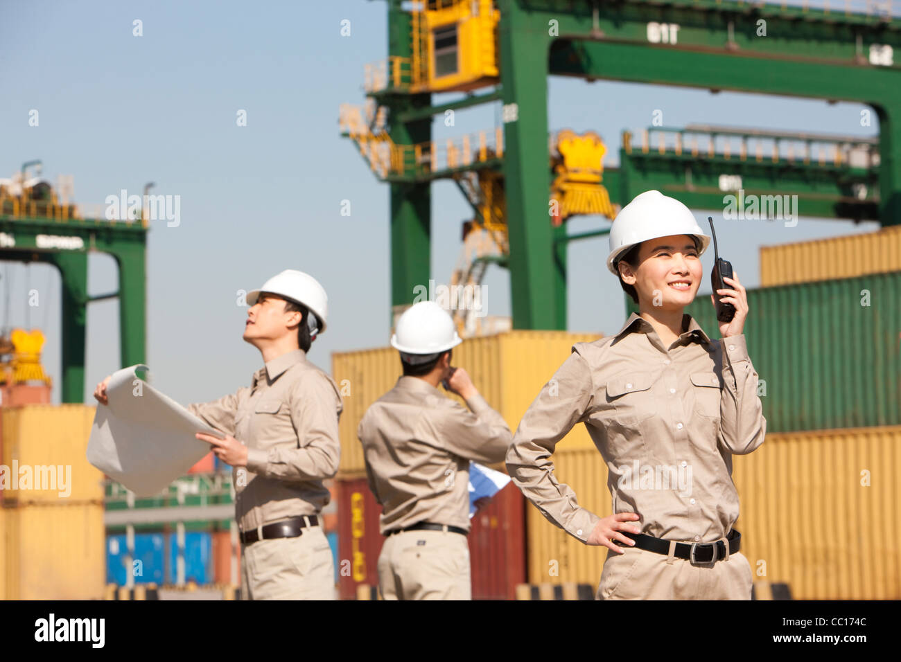 shipping industry workers at work Stock Photo Alamy
