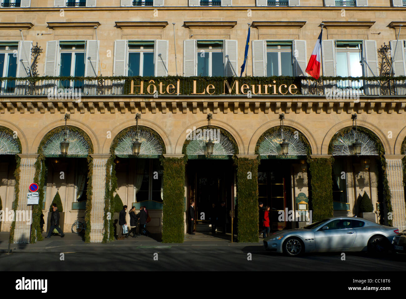 Paris luxury hotel hi-res stock photography and images - Alamy