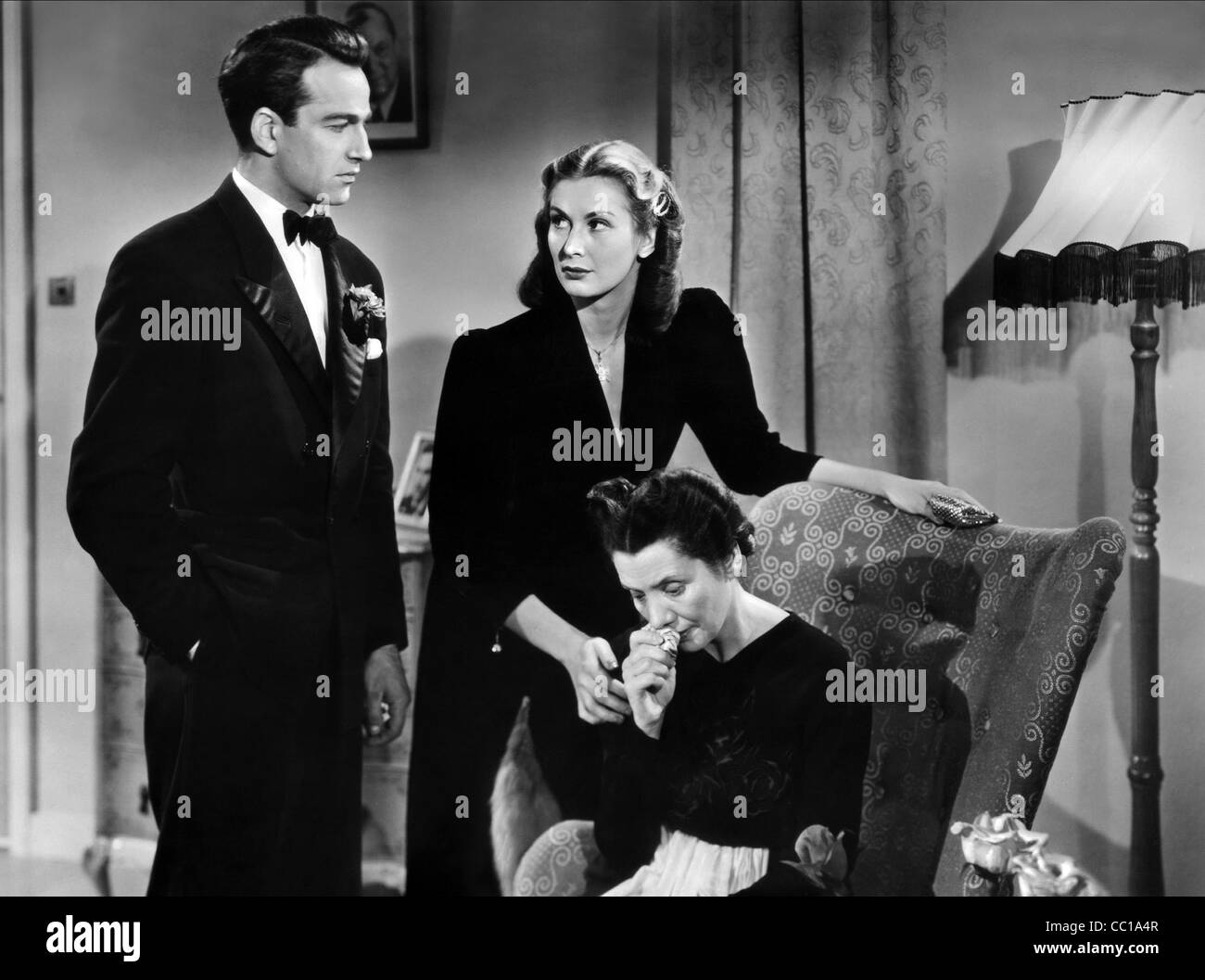 JOHN BENTLEY, DINAH SHERIDAN, MERLE TOTTENHAM, CALLING PAUL TEMPLE, 1948 Stock Photo