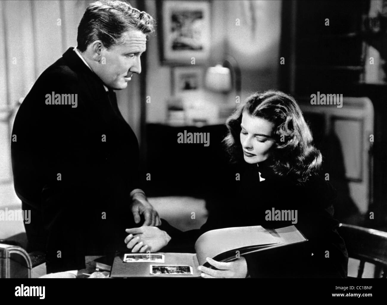 SPENCER TRACY, KATHARINE HEPBURN, KEEPER OF THE FLAME, 1942 Stock Photo
