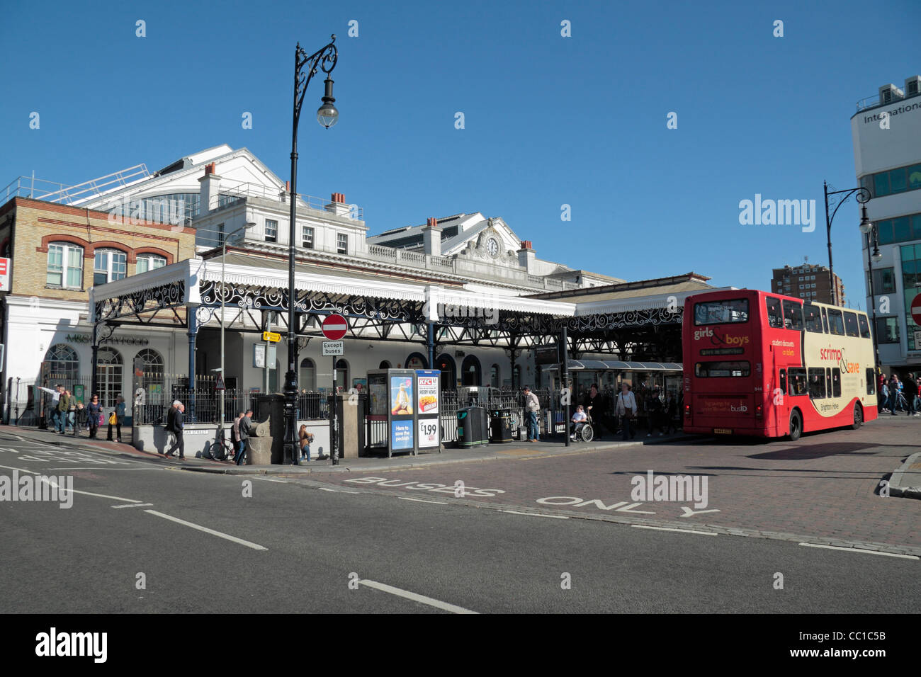 The bus stand in front of Brighton mainline railway station in Brighton, East Sussex, UK. Stock Photo