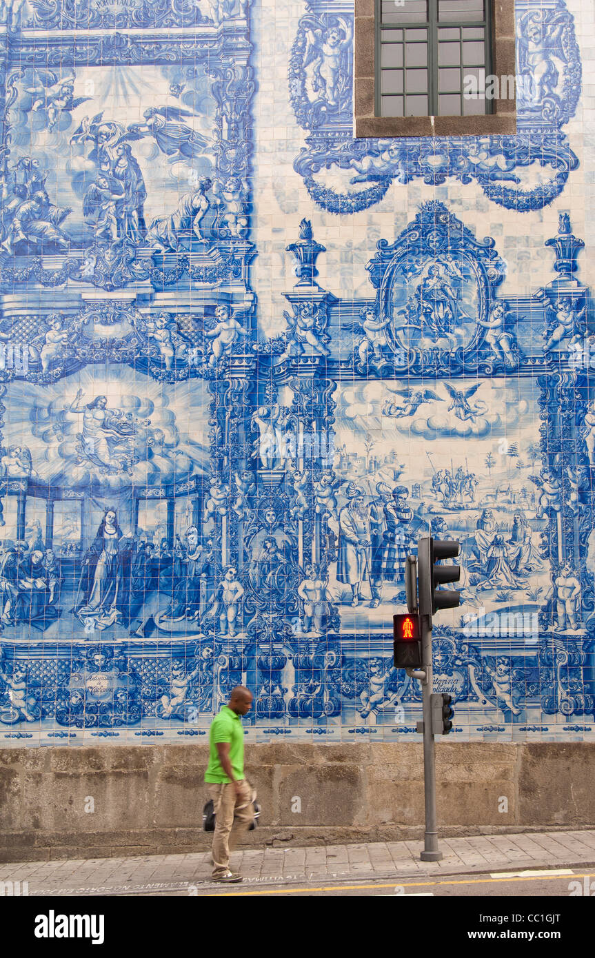 Capela Das Almas, outside wall covered with azulejos, Porto, Portugal, Unesco World Heritage Site Stock Photo