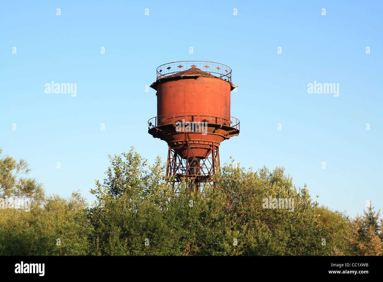 Round water tank tower hi-res stock photography and images - Alamy