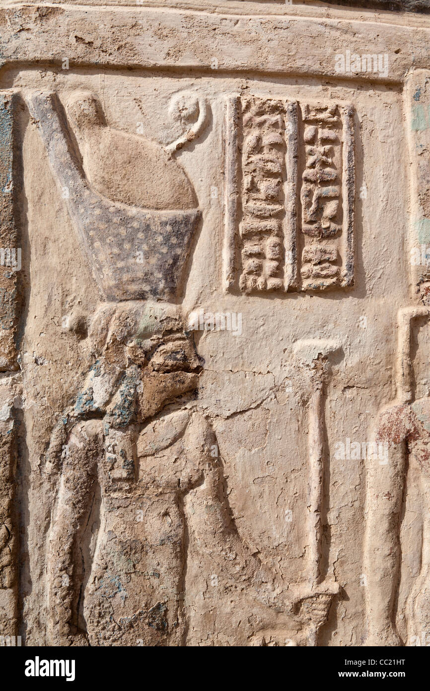 Surviving colour on relief at the Roman Temple of Deir el-Hagar, Dakhla Oasis, Western Desert of Egypt Stock Photo