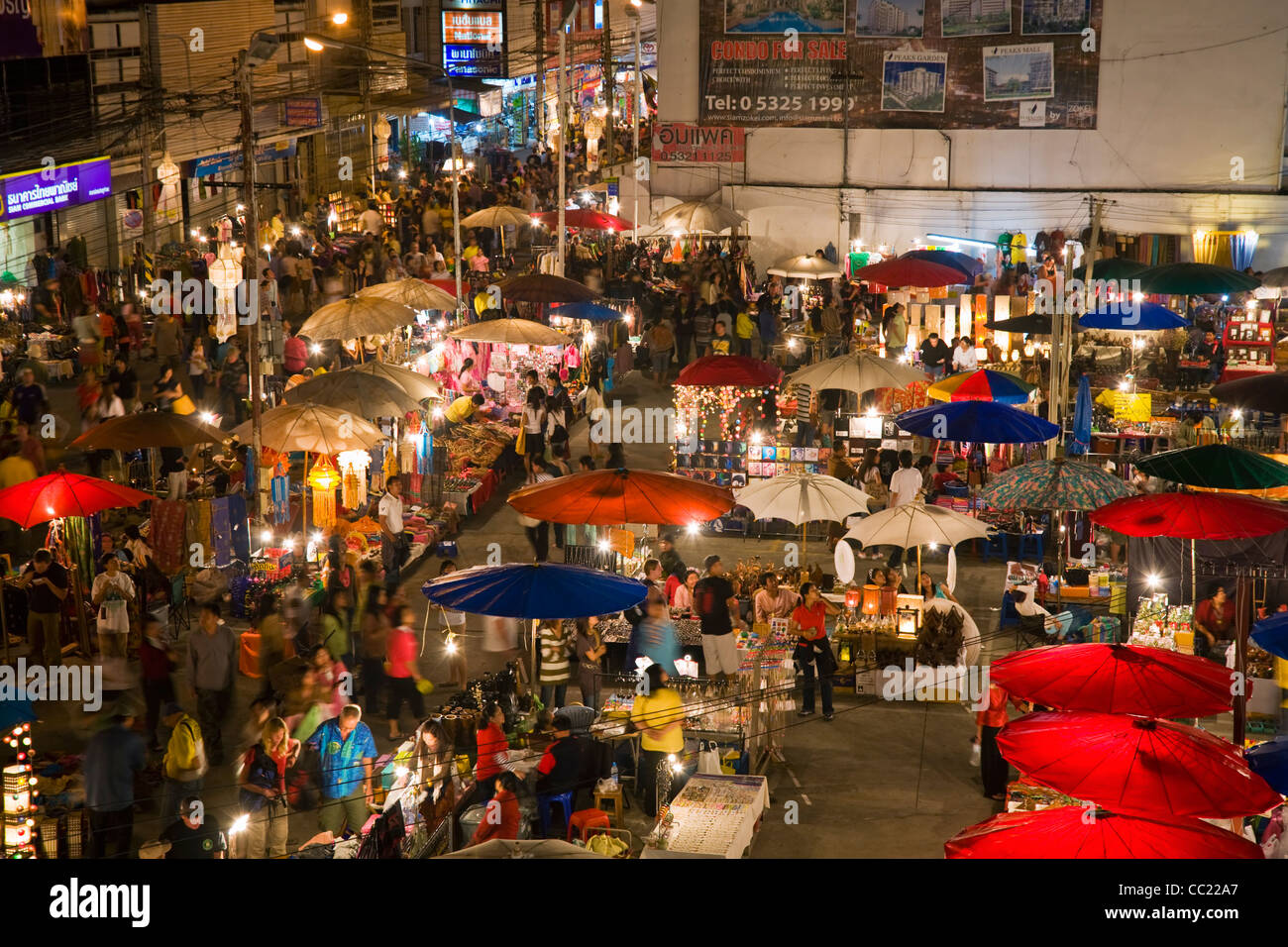 Market stalls at the Sunday Market Walking Street. Chiang Mai, Chiang Mai, Thailand Stock Photo