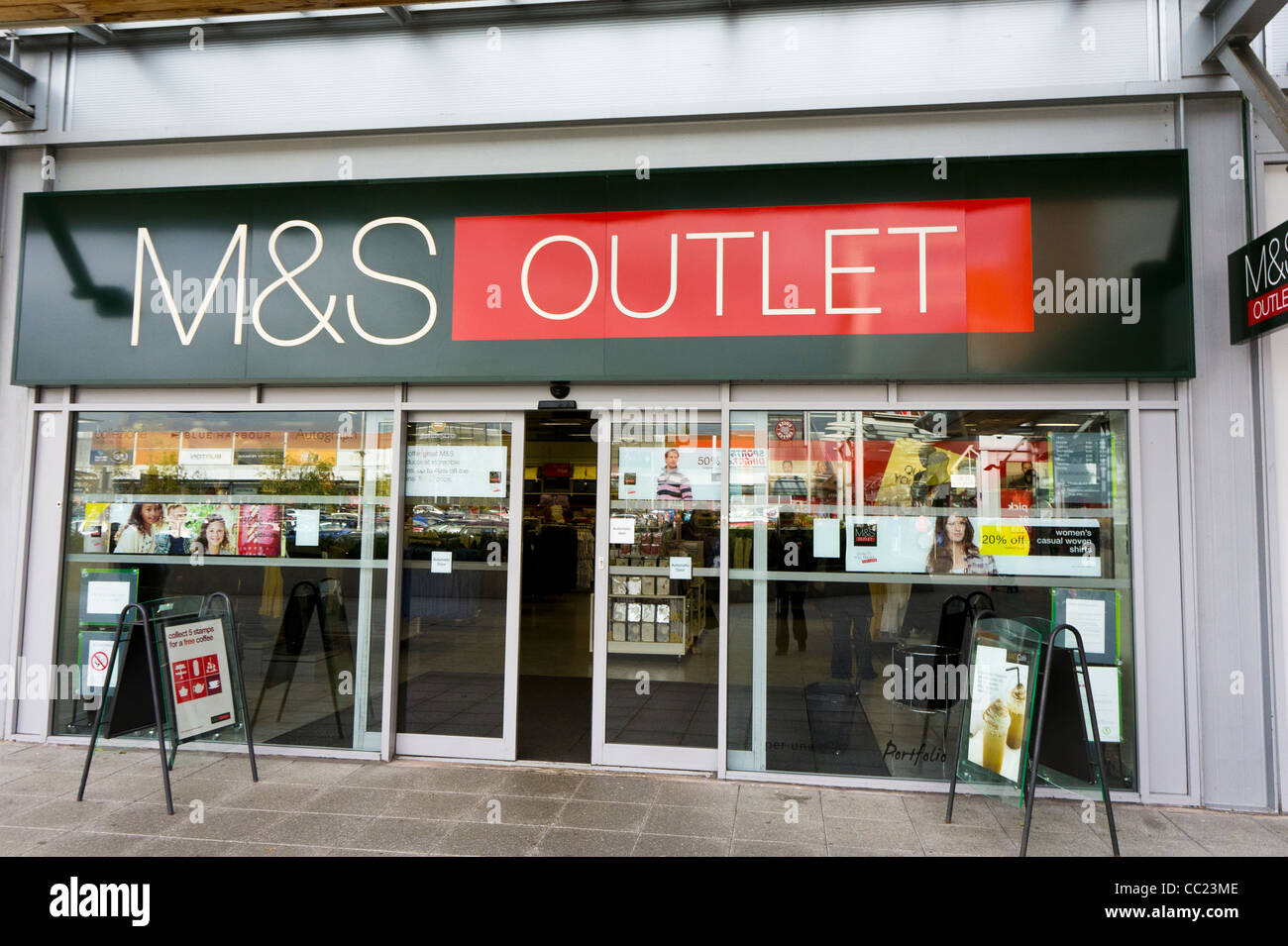 Marks & spencer outlet hi-res stock photography and images - Alamy