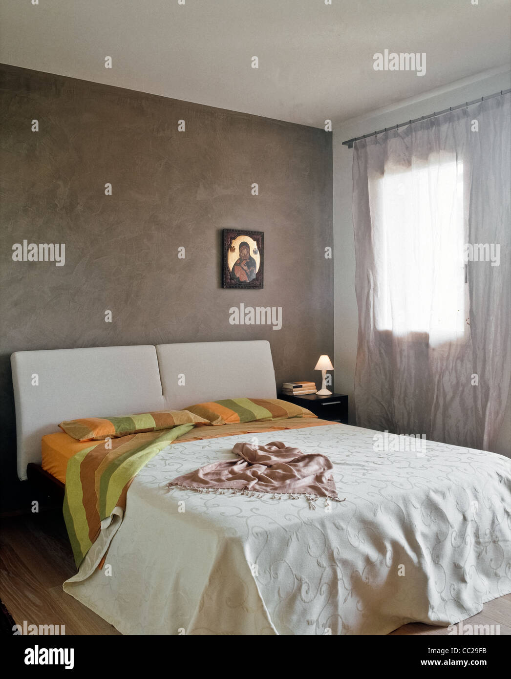 modern bedroom with wood floor Stock Photo Alamy