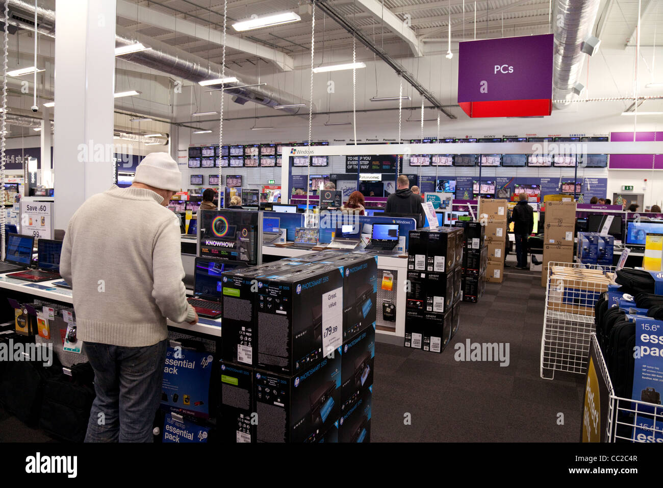 Computers for Sale in a Computer Store Editorial Image - Image of computer,  computers: 135429635