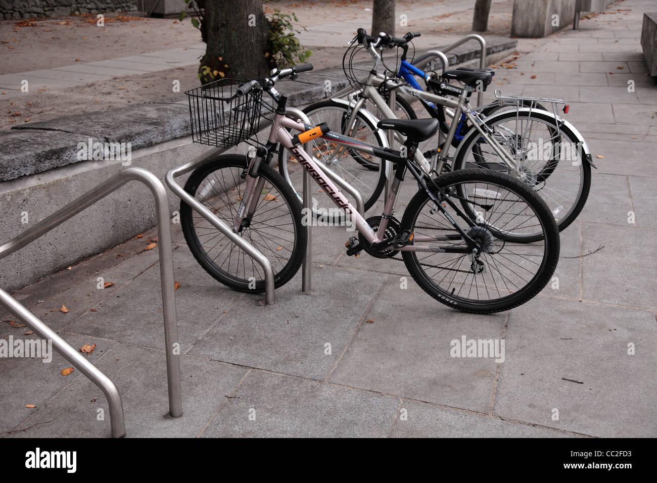 Cycle racks hi-res stock photography and images - Alamy