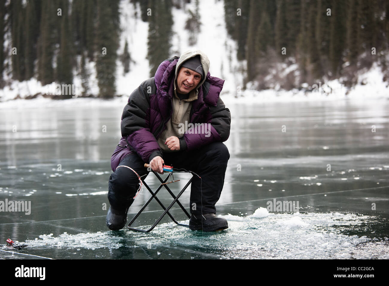 Winter ice fishing hi-res stock photography and images - Page 8