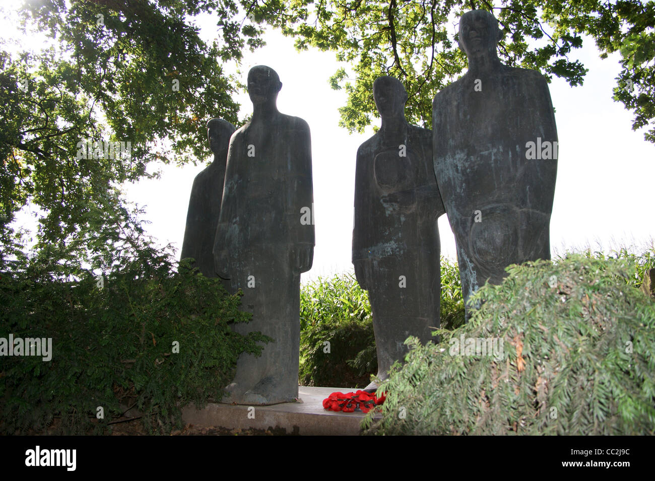 Bronze statues by Emil Krieger, Langemark German first world war military cemetery, Langemark-Poelkapelle, Ieper Ypres, Belgium Stock Photo