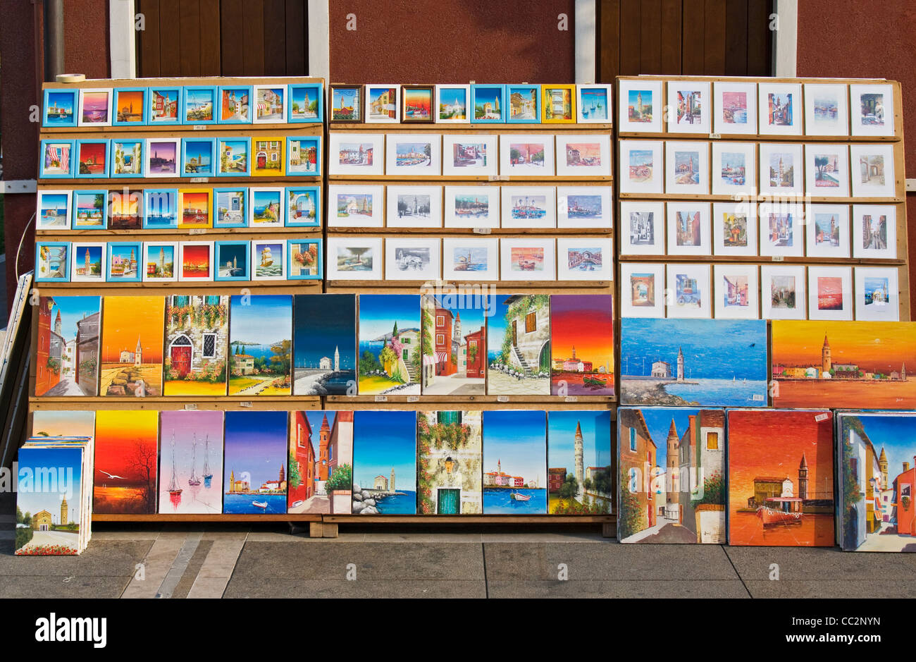 Art exhibition paintings easels hi-res stock photography and images - Alamy