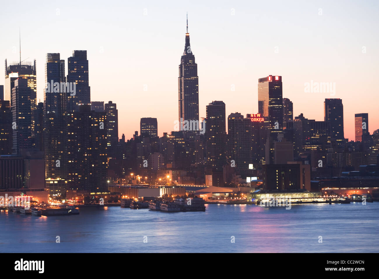 USA, New York City, Manhattan skyline at dusk Stock Photo - Alamy