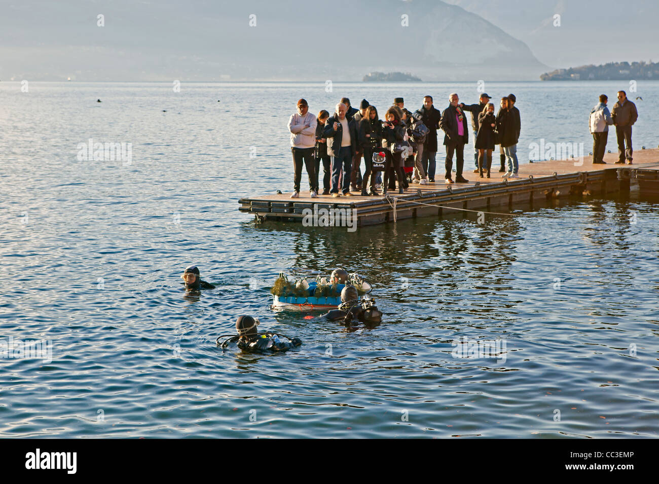 Laveno-Mombello it is a tradition, an underwater nativity scene in the Lago Maggiore build. Stock Photo